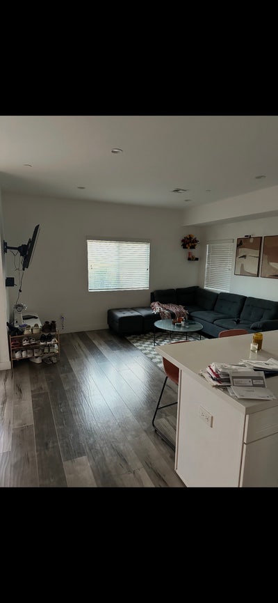 Large bedroom in townhouse - expo park  Main Photo