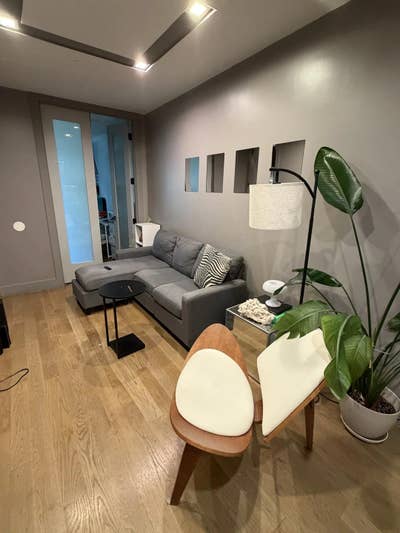 Room in 3 bed Wburg (shared bath) Main Photo