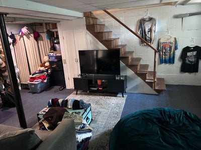	1 Room in House - Arlington (Crystal City) Main Photo