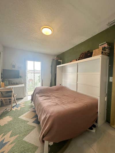 Spacious Room w/ Private Entrance & Bath — NMB Main Photo