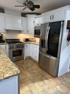 Modern rooms in house in Washingtonville with pool Main Photo