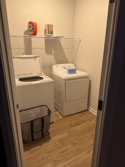 2 rooms for rent in wingate  Main Photo
