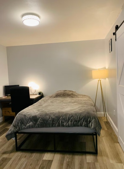 Private Room w/ Ensuite Bath, Walk-In Closet & Par Main Photo