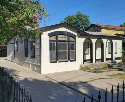 Sizeable abode in San Antonio Main Photo