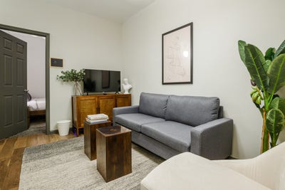 Room in Hell's Kitchen on a flexible lease Main Photo