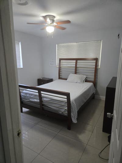 2 rooms for rent pool available  Main Photo
