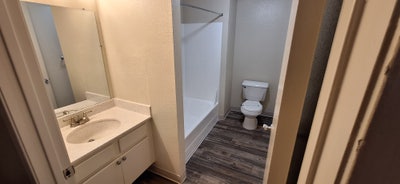 Room in Apartment Available Main Photo