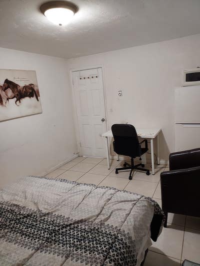 $775 Room for rent West Sheridan (Hollywood) Main Photo
