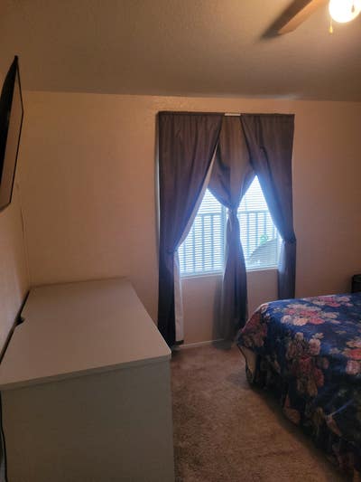 Room for Rent in Riverside  Main Photo