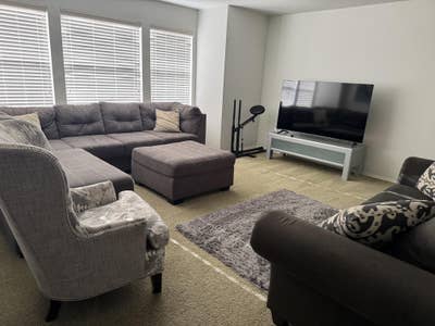 Private Upstairs Rooms in Quiet Home Main Photo