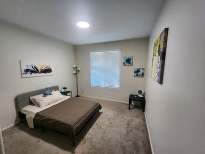 Private room with garage parking Main Photo