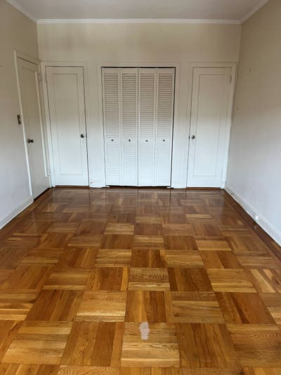 Large room available in Kensington Main Photo