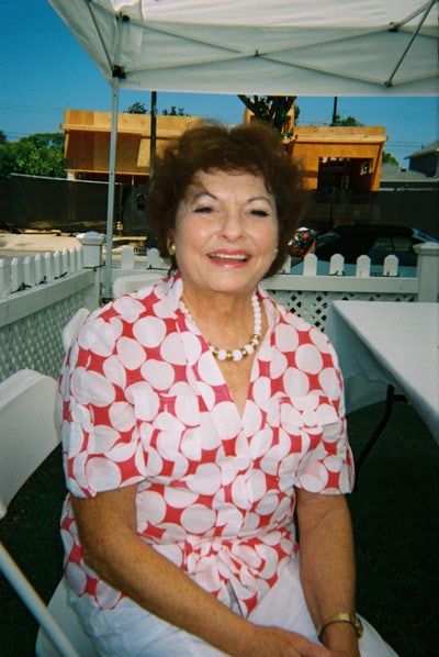 Mature woman seeks furnished bed/priv bath Main Photo