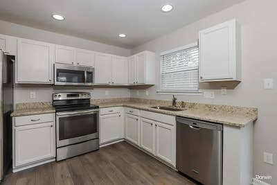Spacious 3bedroom pet friendly  Main Photo