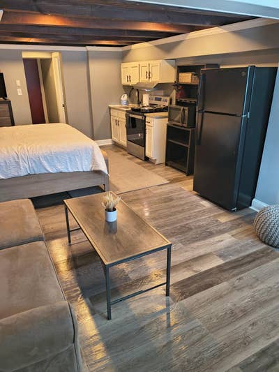 Private Studio Unit ️ AC Window Unit  Private Bath Main Photo
