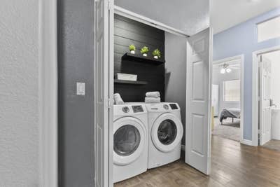 Safe, Stylish & Fully Renovated Room in Modern Hom Main Photo