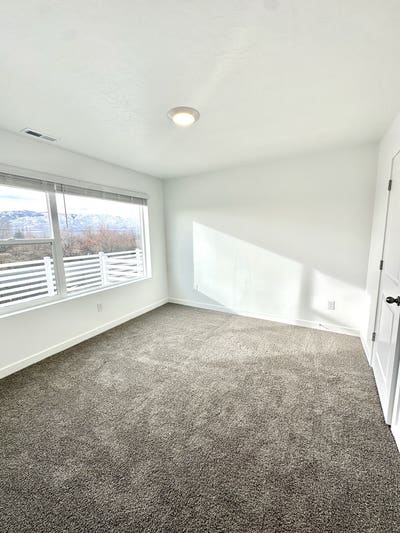 Private Room in New 2024 Townhome | LehiSaratoga  Main Photo