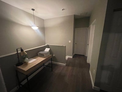 AUGUST 1: 1 room/bath  in a 4bed/3bath townhome  Main Photo