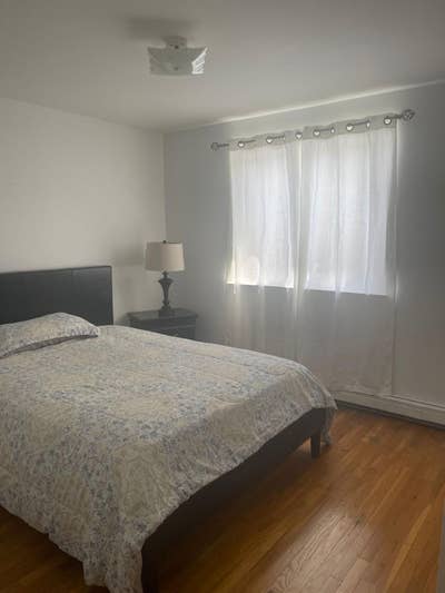  2 rooms available now,able to compromise.. Main Photo