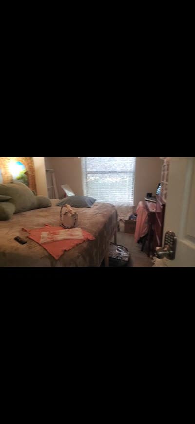 Room for rent Main Photo