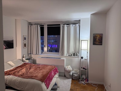 Large flex bedroom, Luxury building: 9/1 lease  Main Photo