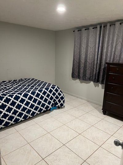 Master Bedroom For Rent! Main Photo