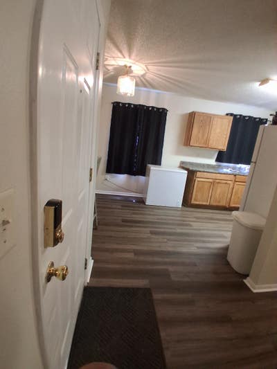 Basic Room in sanford $700 all in Main Photo