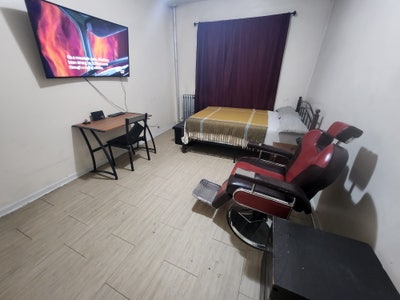 Room for rent in gunhill area Main Photo