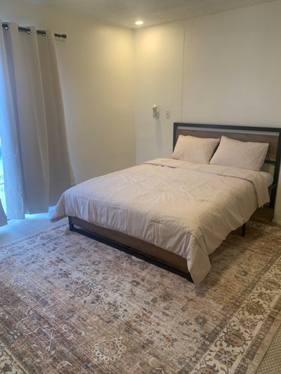 Fully Furnished Private Bedroom Available  Main Photo