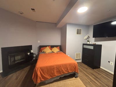 Entire Basement Floor for Rent Main Photo