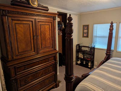 Male couple looking for a roommate Main Photo