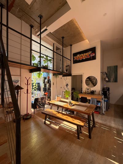 Sunny, Plant-Filled E-Williamsburg Room for Rent Main Photo