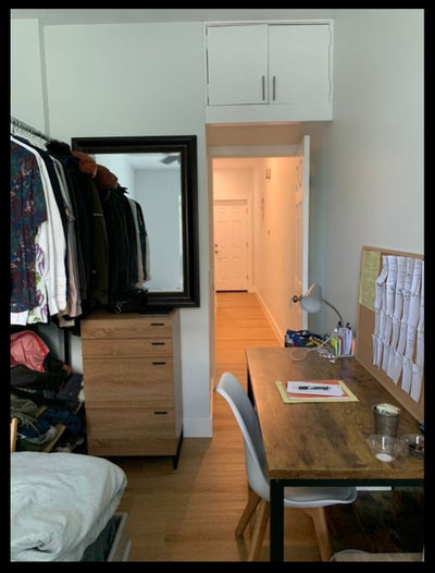 Greenpoint Room with Window  Main Photo