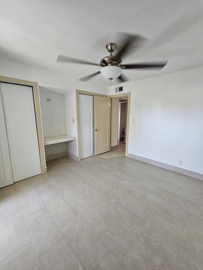 Large sized unfurnished private room  Main Photo