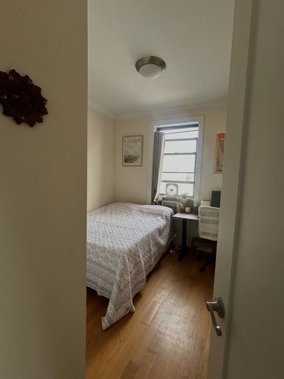 UWS room near Central Park Main Photo