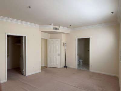 Master Bedroom for Rent in 2B2B Apartment Main Photo