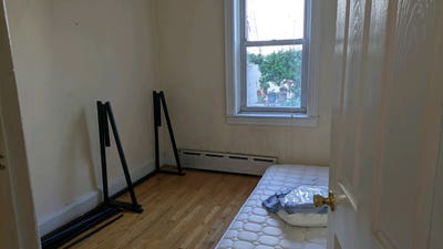 Cozy Bedroom in Sunnyside/Lic - Must Love Cats Main Photo