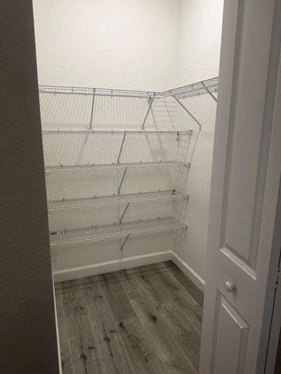 Private room and bathroom in furnished townhome  Main Photo