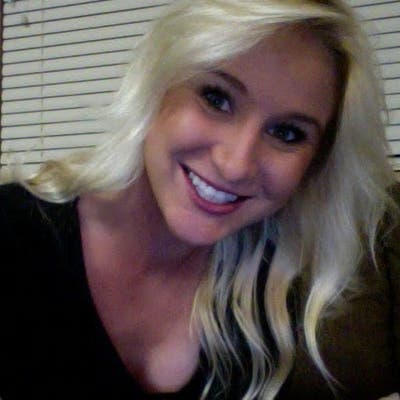 Professional Female seeks a large room Main Photo