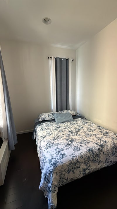 Furnished Room For Sublet - Short o Long Term  Main Photo