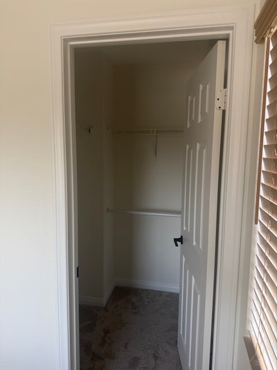 Looking for a Roommate  Main Photo