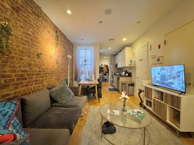🌿 Room Available in Bushwick | $1,250 | August 1  Main Photo