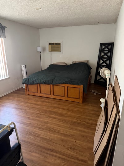 Simi valley Room for rent  Main Photo