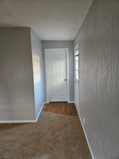 1 BR apartment near downtown Columbus IN! Has in u Main Photo