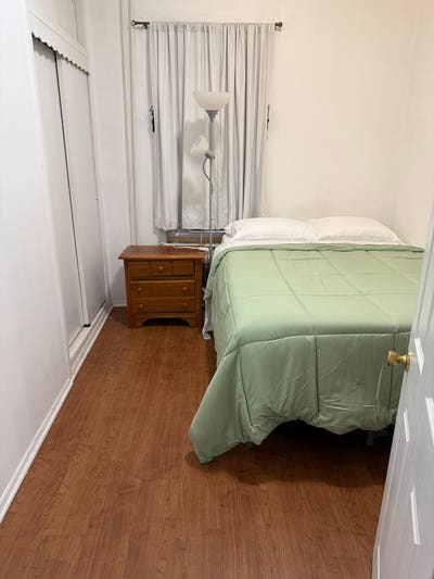 One Room in 2Bdapt Walking Distance to Jsq Path  Main Photo