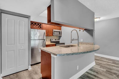  Renovated Condo at the Gated CommunitySun Vista G Main Photo