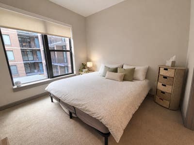 Lease Takeover: 1BR Balcony, Memorial City Main Photo