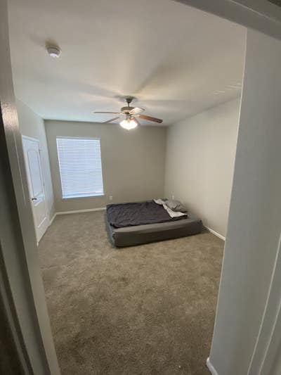 1 Bedroom Opt Bed and desk Clear Lake Medical area Main Photo