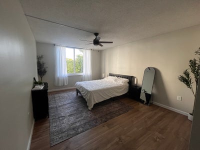 Private Master Bedroom for Rent – North Miami Beac Main Photo