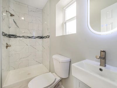 State_of_the_Art Renovated Apartment with Modern U Main Photo